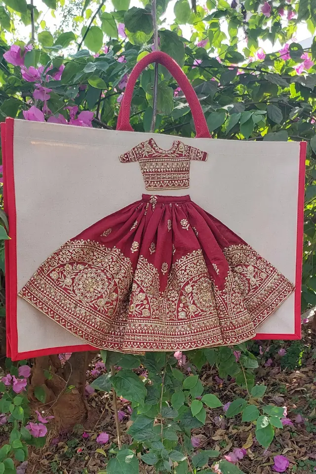 Lehenga top and bottom carry bag